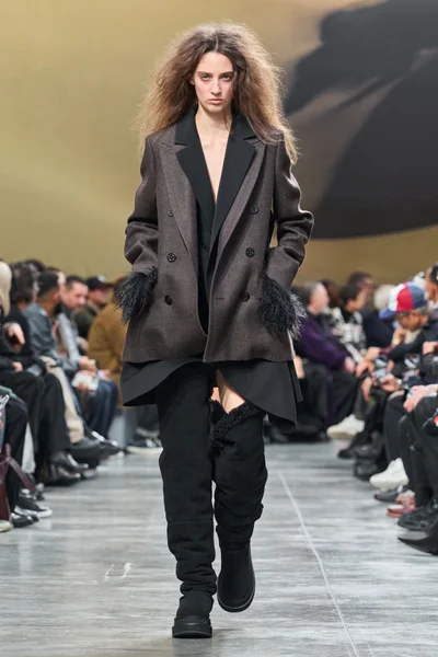 Look 9